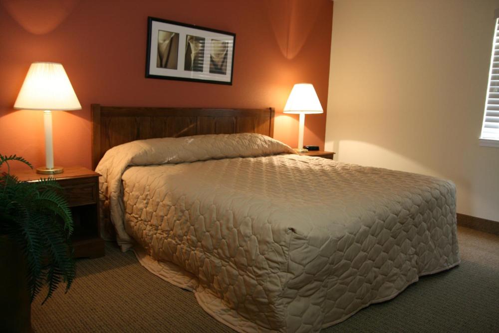 Queen Studio interior